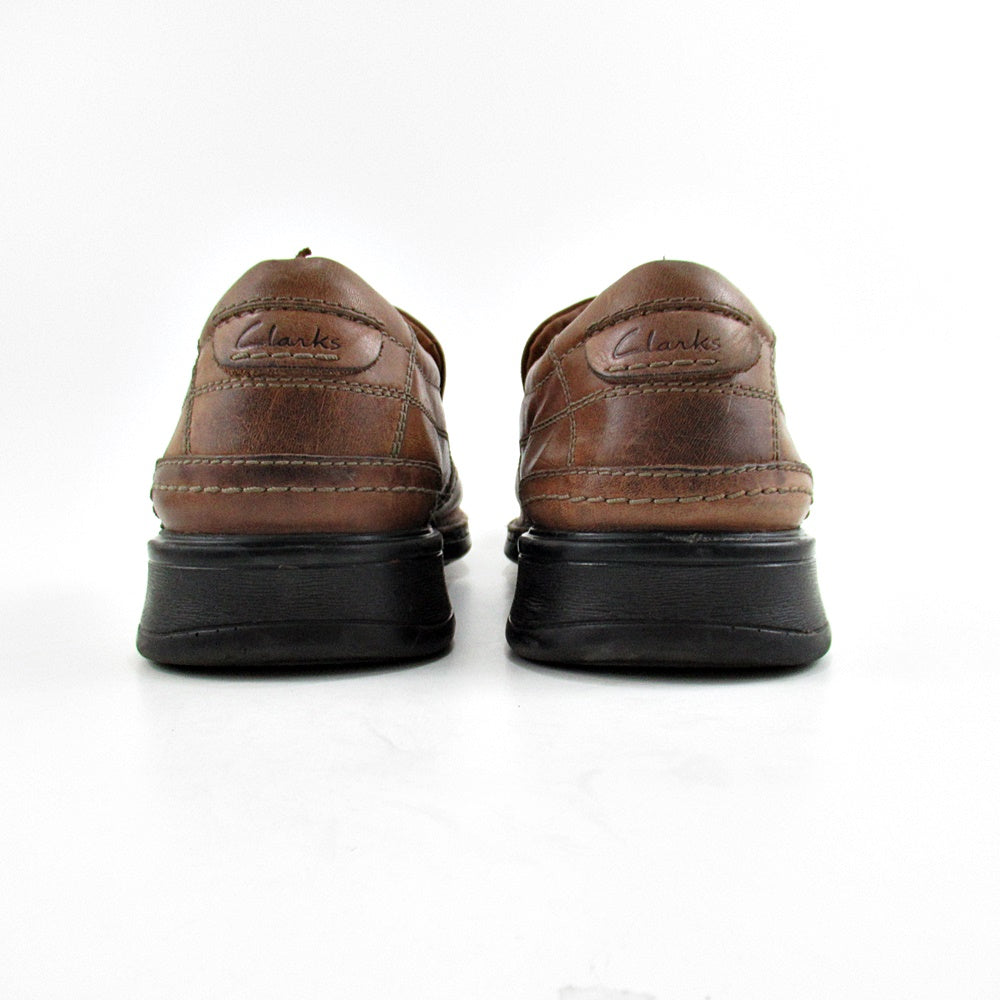 CLARKS Genuine Leather - Khazanay