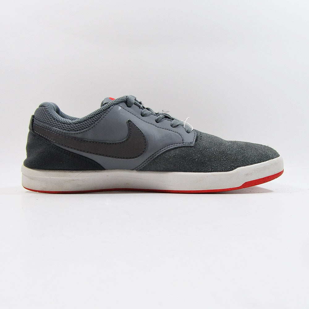 NIKE Sb - Khazanay