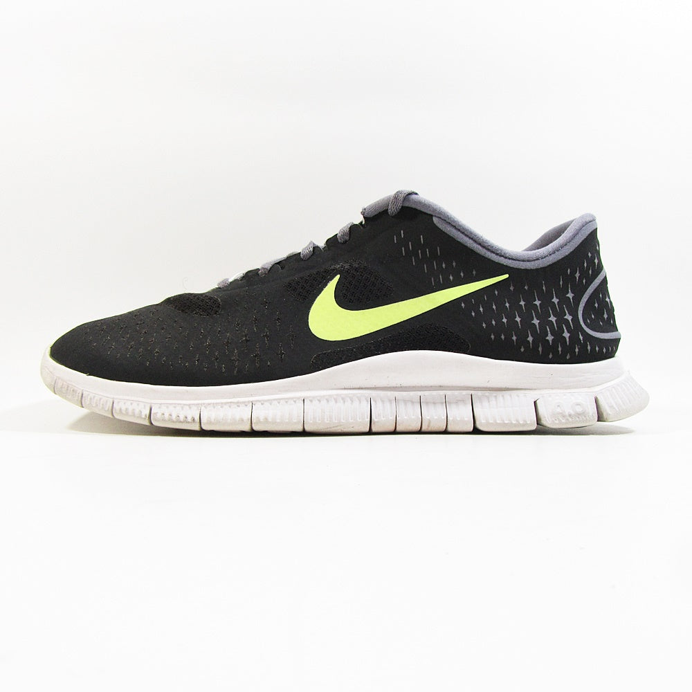 NIKE Free 40 V2 - Khazanay