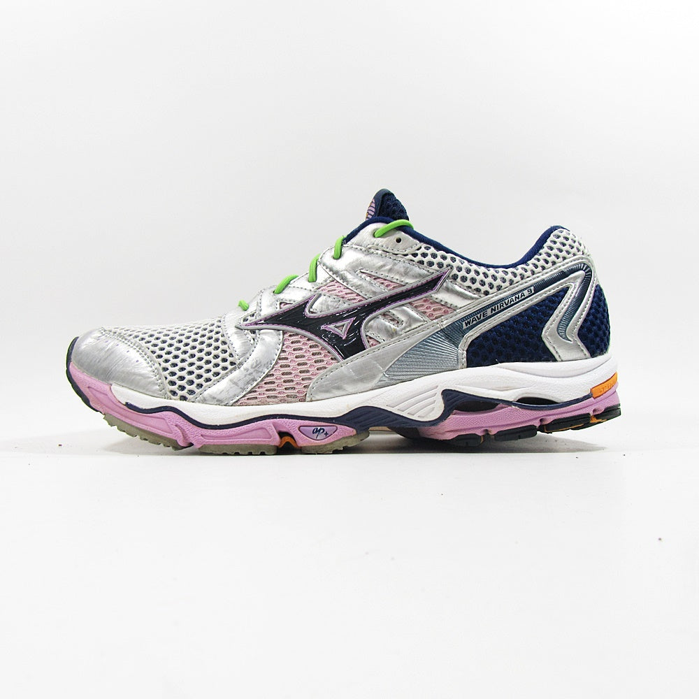 MIZUNO Wave Nirvanas - Khazanay