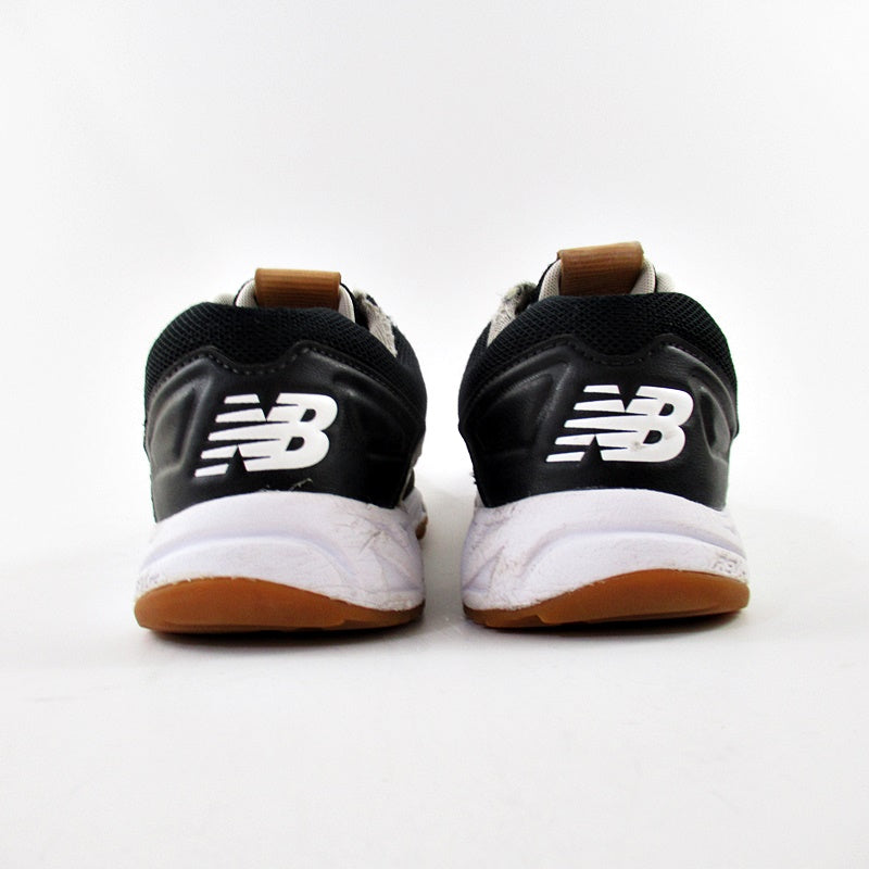 NEW BALANCE Debris Free - Khazanay