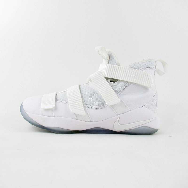 NIKE Lebron James - Khazanay