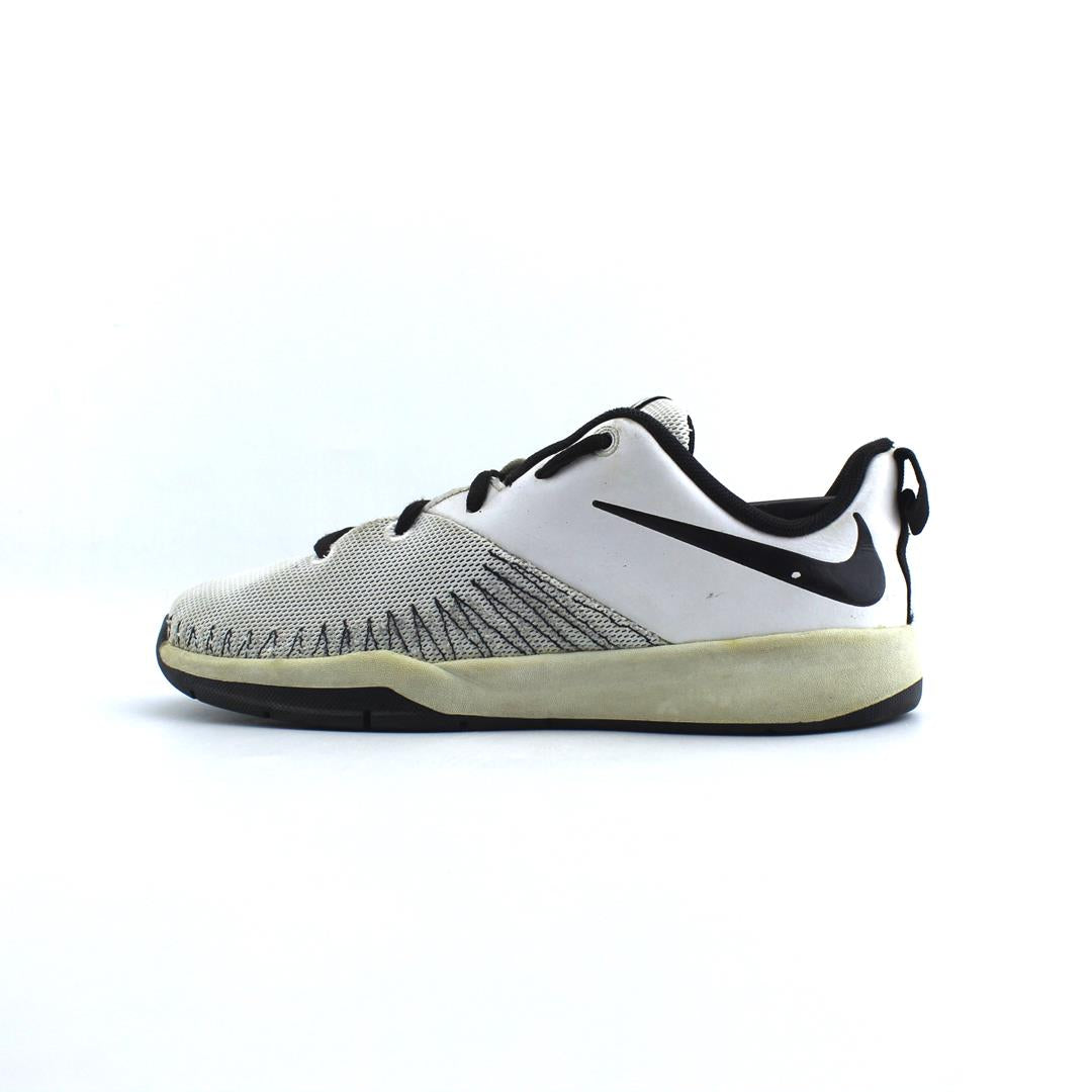 Nike team hustle d7 cheap low