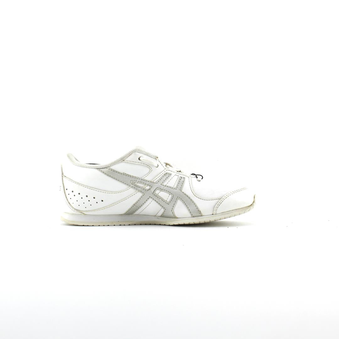 Asics tumblina store cheer shoes