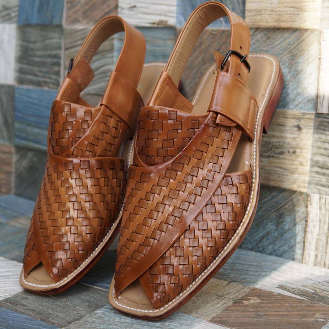 AS-1011 -Brotachi -Adler Shoes Makes Pakistan Best Handmade Leather Shoes.● Upper: 100% Original Aniline Leather ● Sole: 100% Original Cow Leather Sole ● Lining: Anti-bacterial lining with added comfort ● Warranty: 3-Month Repair Warranty