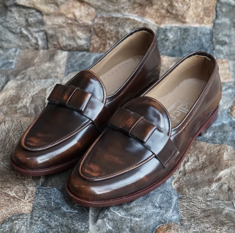 AS-2650 BOF -Adler Shoes Makes Pakistan Best Handmade Leather Shoes.● Upper: 100% Original Aniline Leather ● Sole: 100% Original Cow Leather Sole ● Lining: Anti-bacterial lining with added comfort ● Warranty: 3-Month Repair Warranty