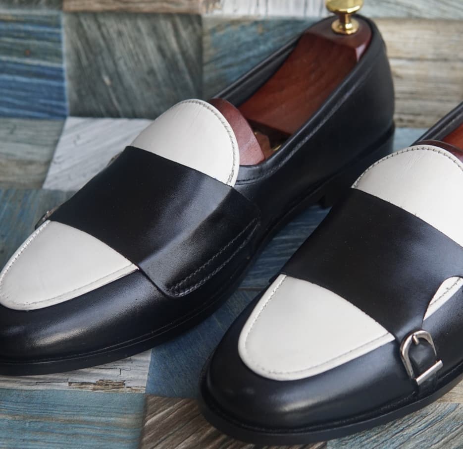 AS-2752 -wb -Adler Shoes Makes Pakistan Best Handmade Leather Shoes.● Upper: 100% Original Aniline Leather ● Sole: 100% Original Cow Leather Sole ● Lining: Anti-bacterial lining with added comfort ● Warranty: 3-Month Repair Warranty