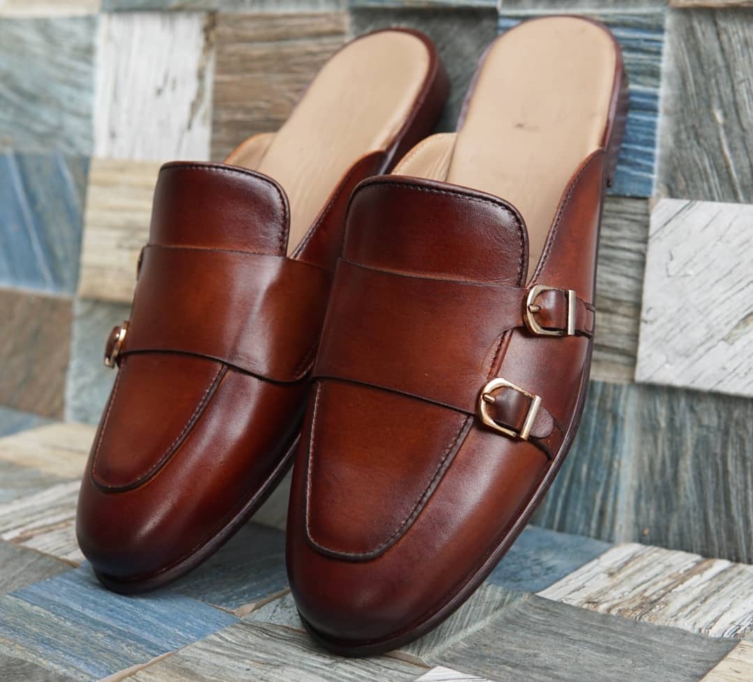 AS-0072 -Adler Shoes Makes Pakistan Best Handmade Leather Shoes.● Upper: 100% Original Aniline Leather ● Sole: 100% Original Cow Leather Sole ● Lining: Anti-bacterial lining with added comfort ● Warranty: 3-Month Repair Warranty