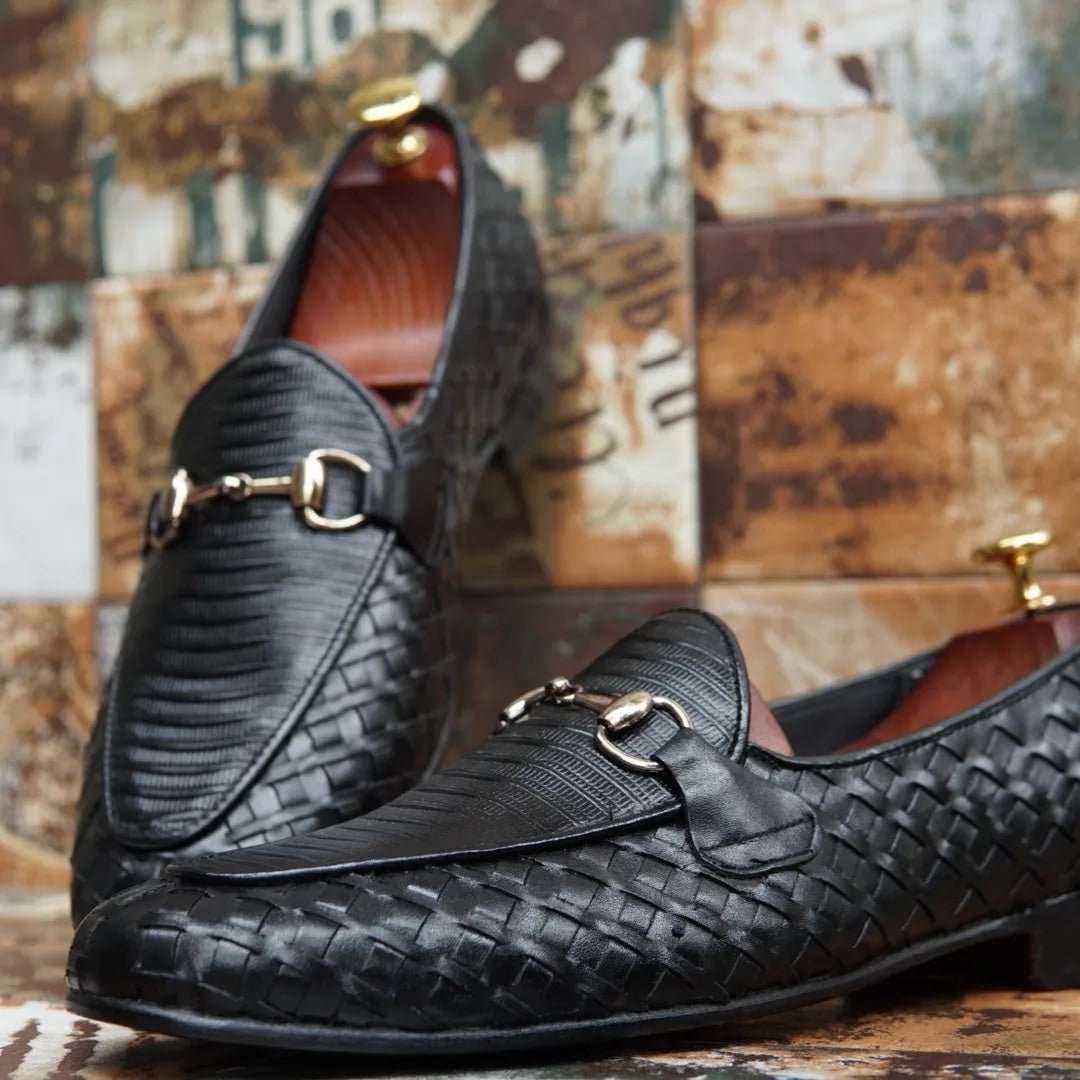 AS-2812 -BLK -Adler Shoes Makes Pakistan Best Handmade Leather Shoes.● Upper: 100% Original Aniline Leather ● Sole: 100% Original Cow Leather Sole ● Lining: Anti-bacterial lining with added comfort ● Warranty: 3-Month Repair Warranty