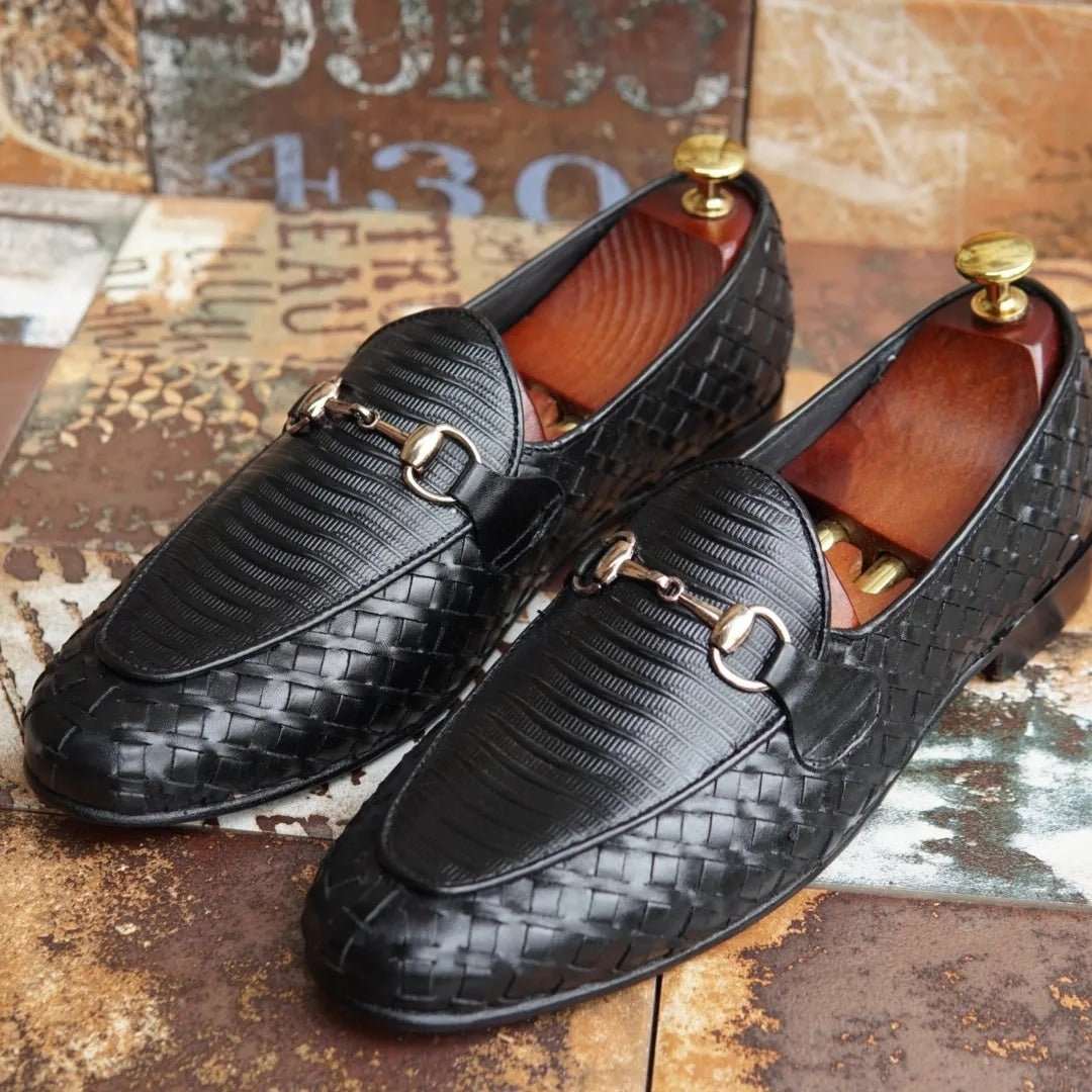 AS-2812 -BLK -Adler Shoes Makes Pakistan Best Handmade Leather Shoes.● Upper: 100% Original Aniline Leather ● Sole: 100% Original Cow Leather Sole ● Lining: Anti-bacterial lining with added comfort ● Warranty: 3-Month Repair Warranty