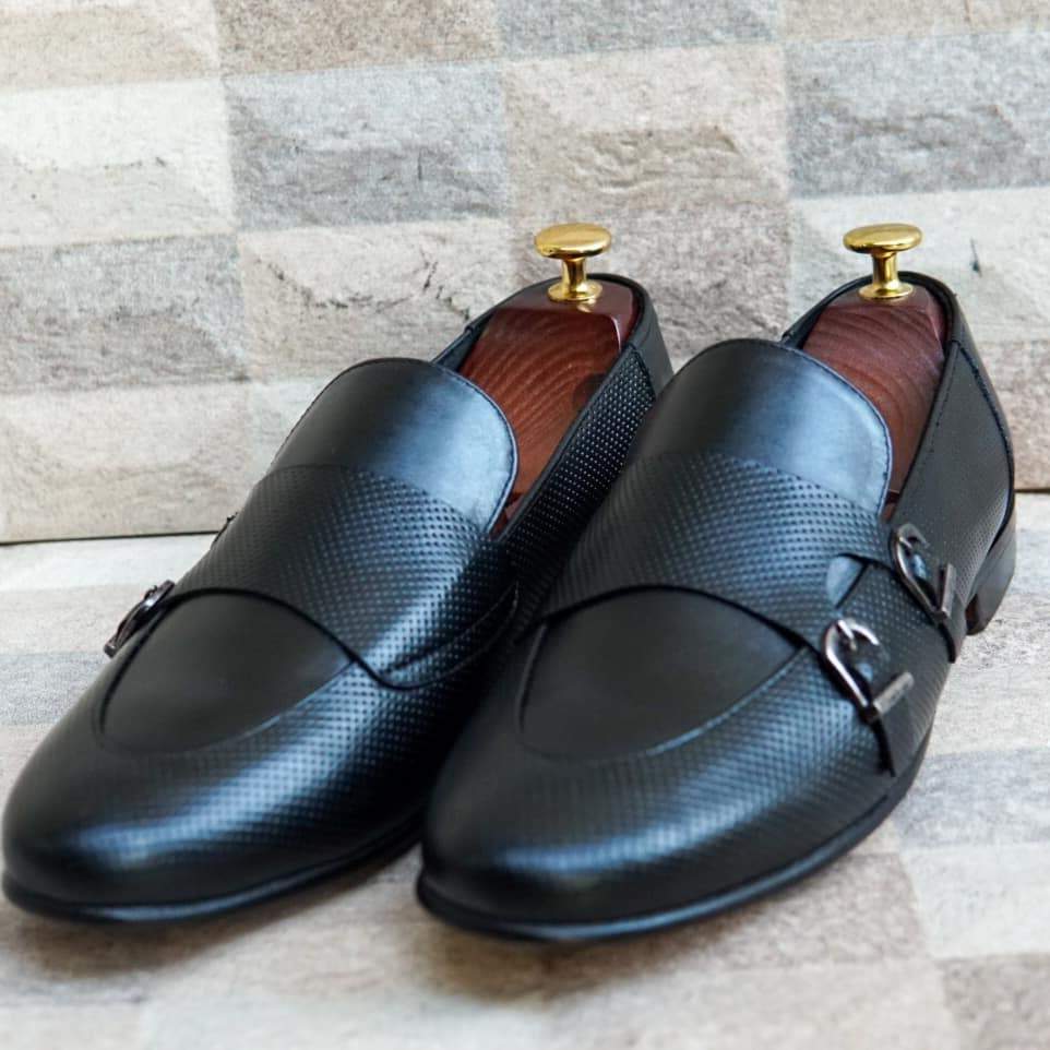 AS-2740 -Adler Shoes Makes Pakistan Best Handmade Leather Shoes.● Upper: 100% Original Aniline Leather ● Sole: 100% Original Cow Leather Sole ● Lining: Anti-bacterial lining with added comfort ● Warranty: 3-Month Repair Warranty