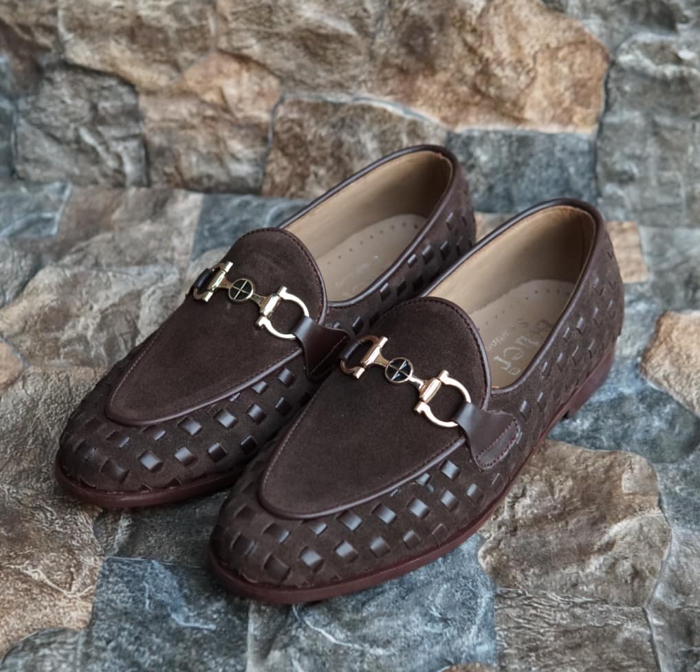 AS-2812-AA -Adler Shoes Makes Pakistan Best Handmade Leather Shoes.● Upper: 100% Original Aniline Leather ● Sole: 100% Original Cow Leather Sole ● Lining: Anti-bacterial lining with added comfort ● Warranty: 3-Month Repair Warranty