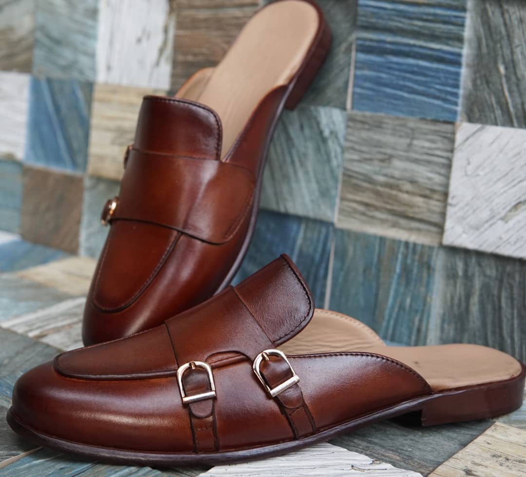 AS-0072 -Adler Shoes Makes Pakistan Best Handmade Leather Shoes.● Upper: 100% Original Aniline Leather ● Sole: 100% Original Cow Leather Sole ● Lining: Anti-bacterial lining with added comfort ● Warranty: 3-Month Repair Warranty