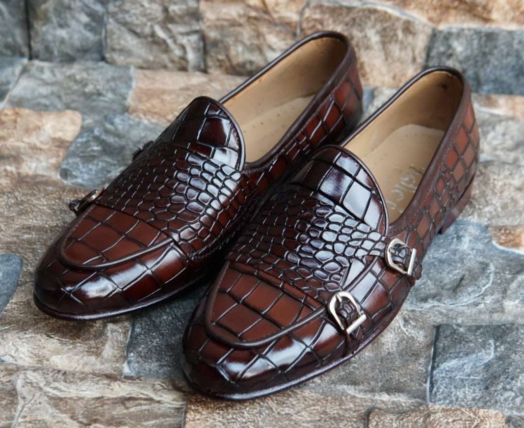 AS-2752 -B- (c) -Adler Shoes Makes Pakistan Best Handmade Leather Shoes.● Upper: 100% Original Aniline Leather ● Sole: 100% Original Cow Leather Sole ● Lining: Anti-bacterial lining with added comfort ● Warranty: 3-Month Repair Warranty