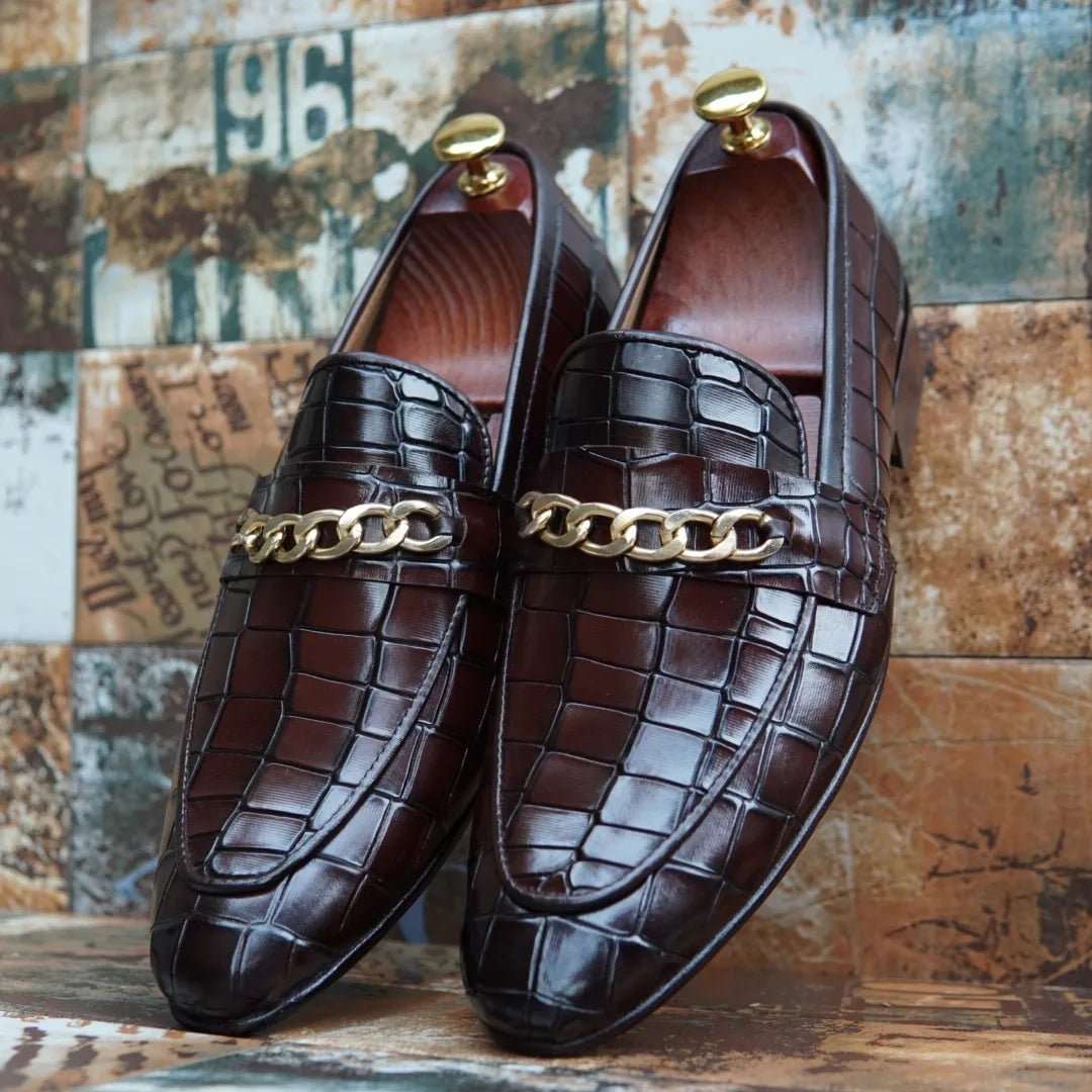 AS-2701-6 -Adler Shoes Makes Pakistan Best Handmade Leather Shoes.● Upper: 100% Original Aniline Leather ● Sole: 100% Original Cow Leather Sole ● Lining: Anti-bacterial lining with added comfort ● Warranty: 3-Month Repair Warranty