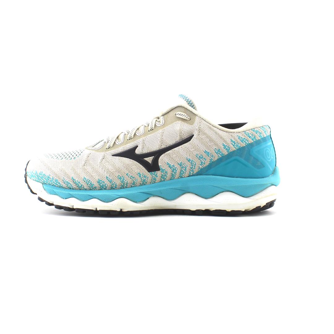 Buy Mizuno Shoes Online In Pakistan Khazanay.Pk