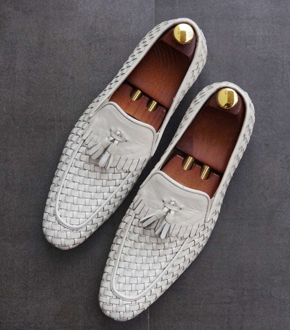 AS- 2641 White Goat -Adler Shoes Makes Pakistan Best Handmade Leather Shoes.● Upper: 100% Original Aniline Leather ● Sole: 100% Original Cow Leather Sole ● Lining: Anti-bacterial lining with added comfort ● Warranty: 3-Month Repair Warranty