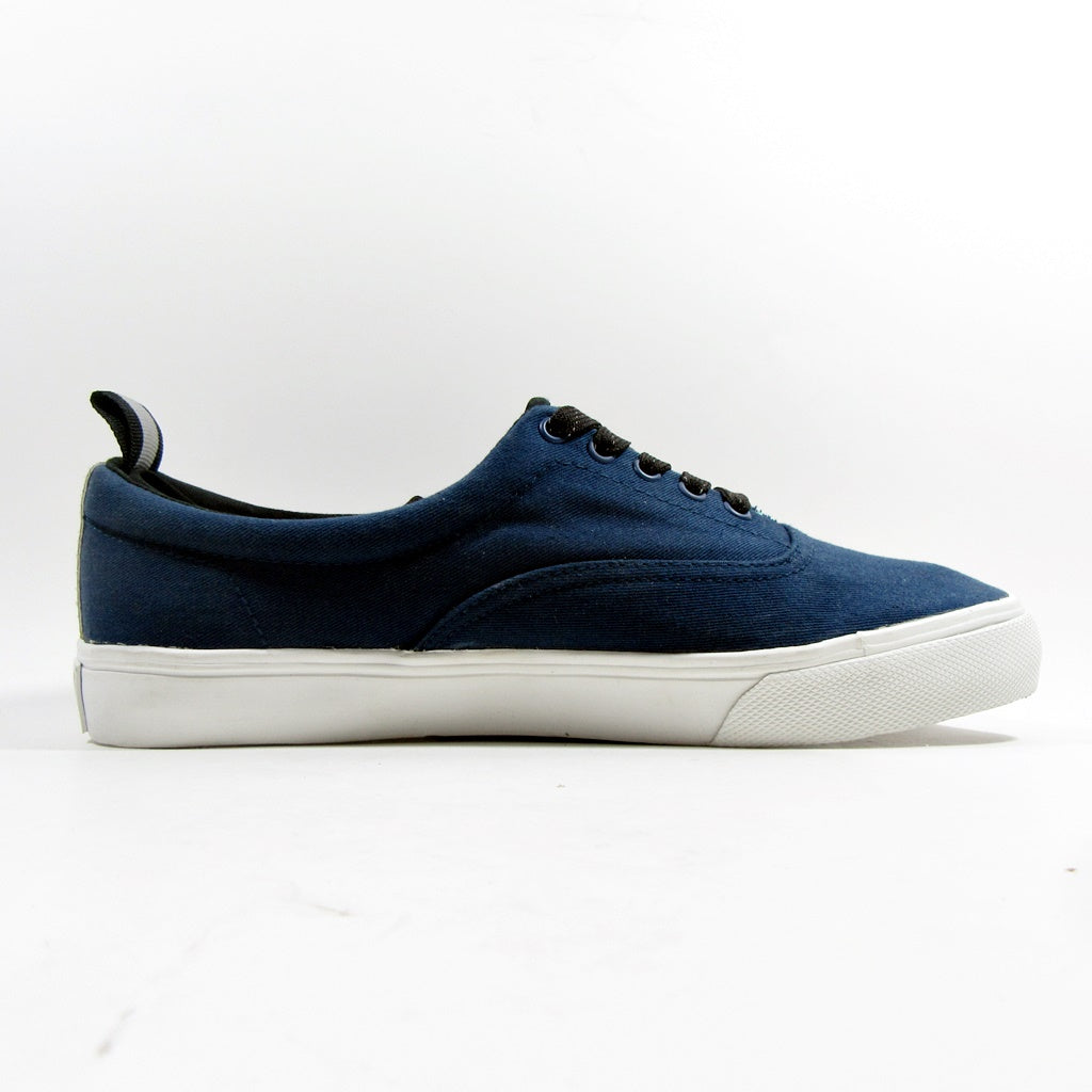 LEVIS - Commuter Lo Canvas Shoes - Khazanay